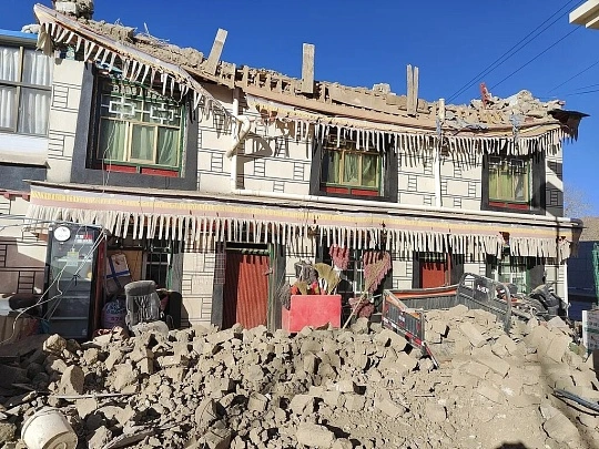 西藏定日地震受灾建筑现场