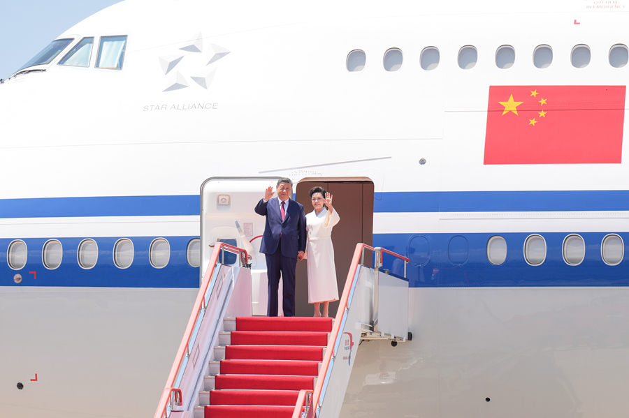 习近平抵达平壤开始对朝鲜进行国事访问