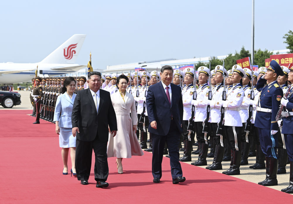 习近平出席金正恩举行的欢送仪式